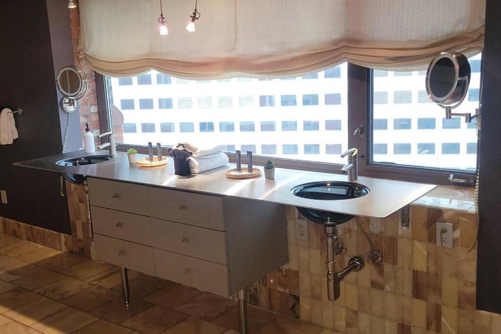1600 Kcm Penthouse Apartment Cleveland Exterior photo